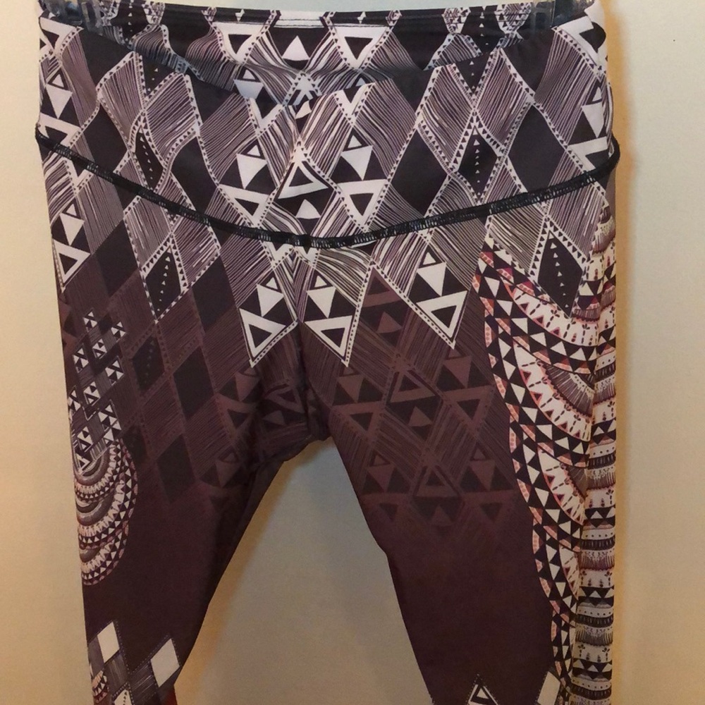 Onzie ankle length yoga leggings pretty design